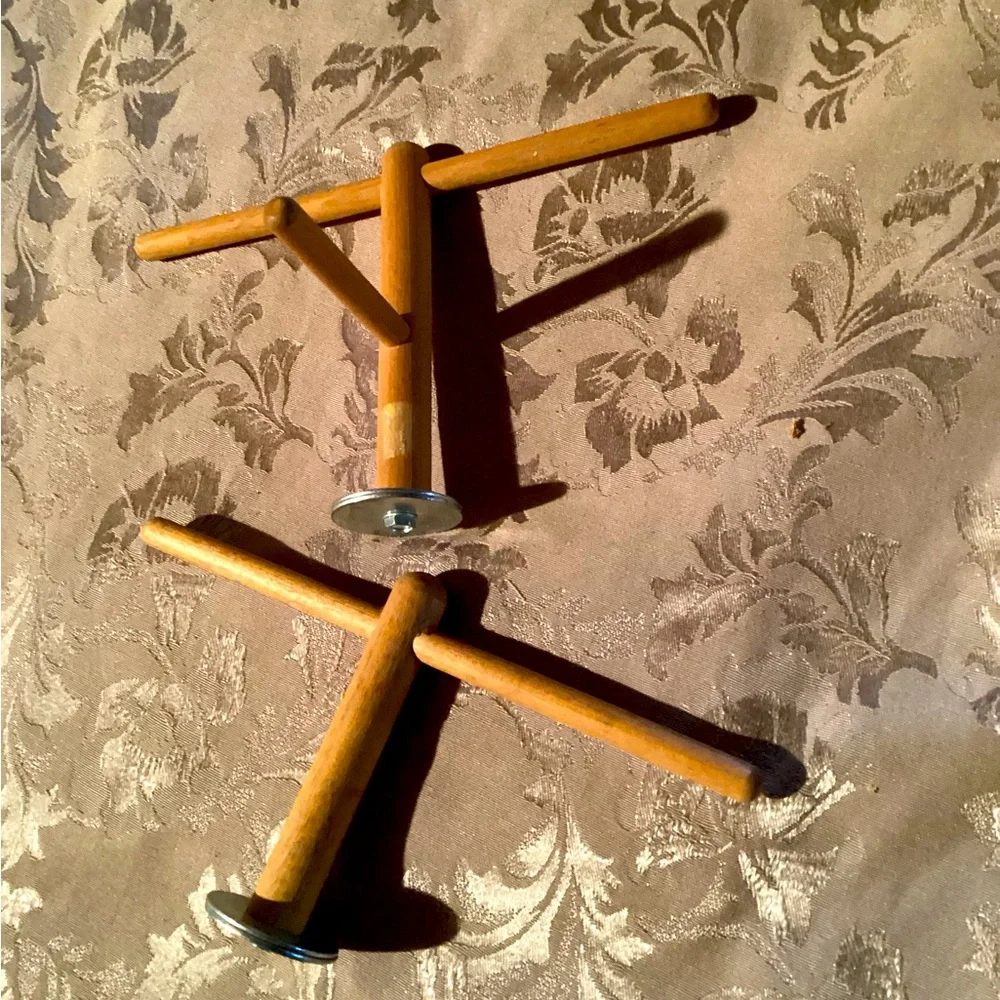 2 Wooden Perches for Small Bird Breeds